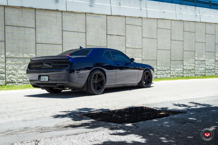 Dodge Challenger SRT on Vossen Wheels (HC-1) 2017 года  (фото 12 из 20)
